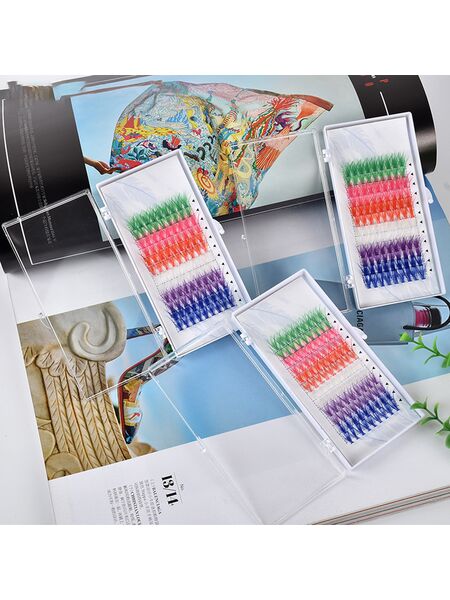 Starlet Sweep Segmented Dramatic Lashes
