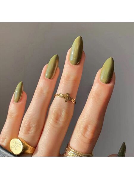 Sassy Pistachio Green Nails