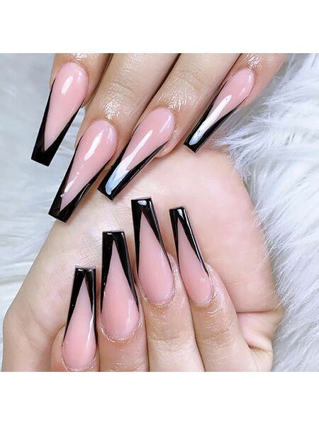 Gothic Outline Black Nails