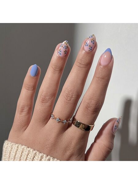 Ocean Berries Blue Nails