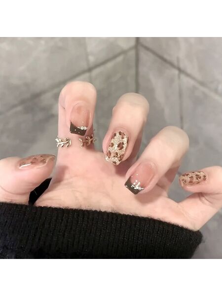 Caramel Spots Brown Nails