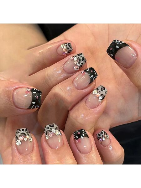 Cool Kitty Pink Nails