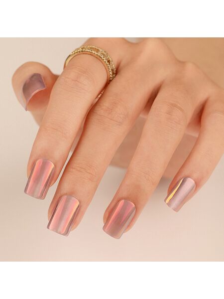 Gleam Shell Beige Nails