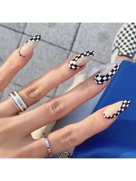 Classic Grid Khaki Nails