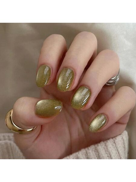 Emerald Beam Green Nails