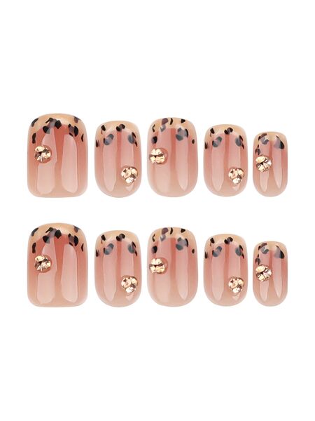 Desert Queen Brown Nails