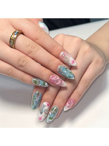 Flora Breeze Green Nails