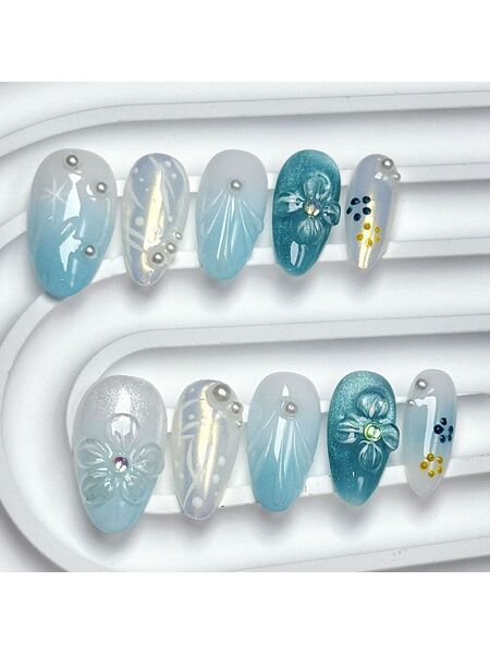 Sapphire Dreams Blue Nails
