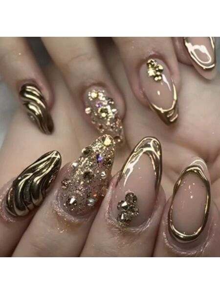 Champagne Fizz Gold Nails