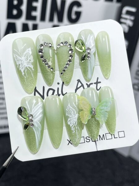 Emerald Wings Green Nails