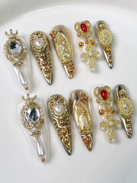 Gilded Belle Gold Nails