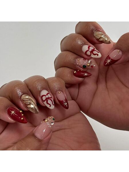 Golden Wishes Red Nails