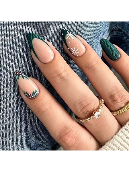 Snowy Pines Green Nails