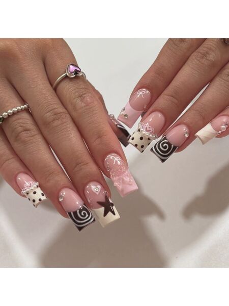 Cocoa Stars Multicolor Nails