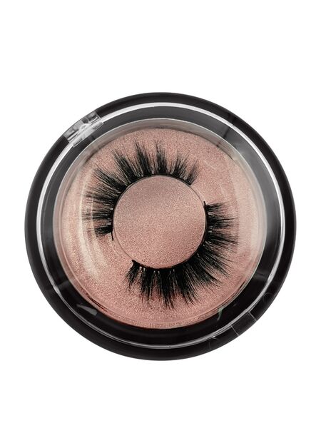 La Diva 1 Pair Natural Lashes