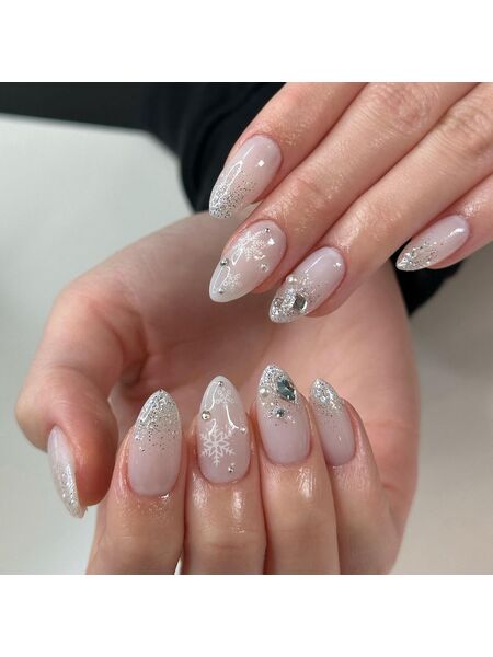 Snowflake Glitter White Nails