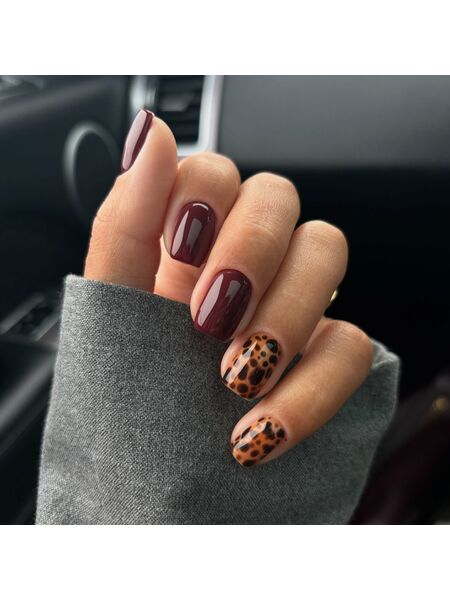 Maillard Leopard Wine Red Nails