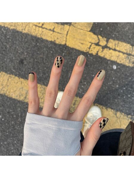 Plaid Parade Multicolor Nails